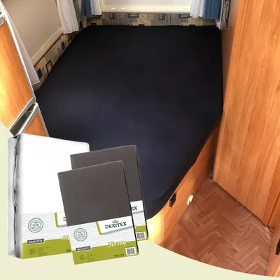 Produktbild von Dexitex Spannbettlaken Wohnmobil 3er Set – 2 Jersey-Spannbettlaken + 1 Molton Matratzenschoner, Französisches Bett Rechts – Weiß/Dunkelgrau