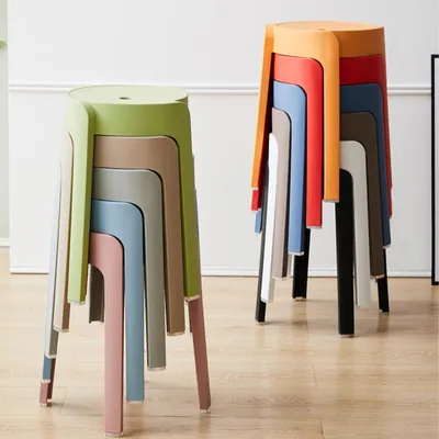 Produktbild von Set aus 5 stapelbaren Kunststoff-Barhockern, 46 cm, rutschfest