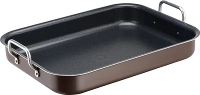 A roasting pan with handles is shown from a slightly elevated angle against a white background.