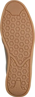 Produktbild von MARCO TOZZI Damen Sneaker Retro Stil mit Einsätzen aus Teddy Fleece 2-23778-45, Größe:40 EU, Farbe:Grau