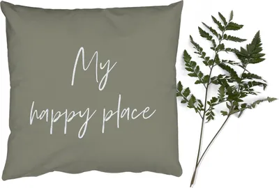 Produktbild von MuchoWow® Zierkissen Sofakissen Wohnzimmer Dekokissen 50x50 cm Mein glücklicher Ort - Garten - Zitate - Text - Komfort - Sofakissen