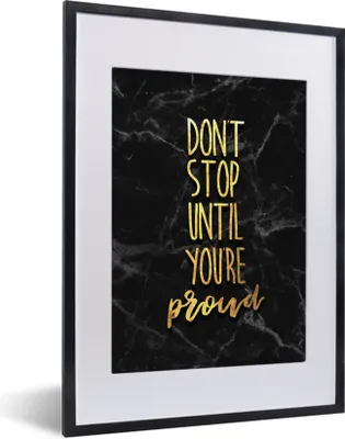 Produktbild von MuchoWow® Gerahmtes Poster Zitat - Stolz - Gold - Marmor 30x40 cm - Poster mit Schwarzem Bilderrahmen Wandposter Rahmen Foto Bilder - Wandposter Schlafzimmer