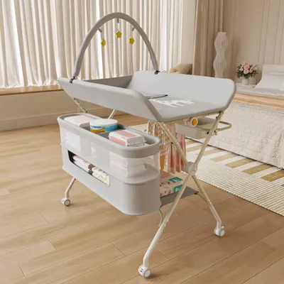 Produktbild von Klappbar Wickelkommode mit Spielzeug,Mobiler Wickeltisch Höhenverstellbar,Kinderzimmer Windelaufbewahrungskorb Hängeregale für Neugeborene (Grau)