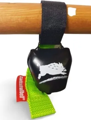 Produktbild von swisstrailbell® Braveheart Edition Deep Black: "Be Wild", grünes Band