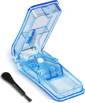 Immagine prodotto di Tagliapastiglie Opret blu per pillole grandi e piccole