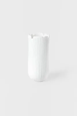 Image de Vase en porcelaine élégant, idéal pour les fleurs