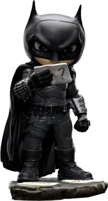 Produktbild von Iron Studios Batman Minifigur (Dark Knight Film inspiriert), Schwarz, One Size, 2022, PVC, inkl. Base & Fensterbox