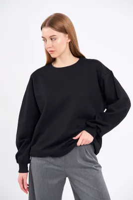Produktbild von COMEOR Sweatshirt Damen Bequemer Oversize Pullover aus Baumwolle, Langarmshirt als Basic Pulli ohne Kapuze Regular Fit (Schwarz M)