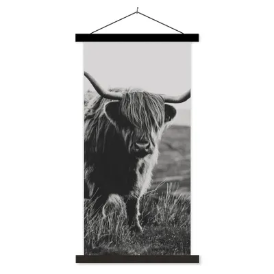 Produktbild von MuchoWow® Textilposter Schottischer Hochlandbewohner - Natur - Kühe - Tiere - Schwarz und weiß 60x120 cm mit schwarzem Rahmen - Magnete