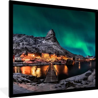 Produktbild von MuchoWow® Gerahmtes Poster Nordlicht - Island - Schnee - Dorf - Grün - Berge 40x40 cm - Poster mit Schwarzem Bilderrahmen Wandposter Rahmen Foto Bilder - Mit Rahmen - Wanddekoration Schlafzimmer