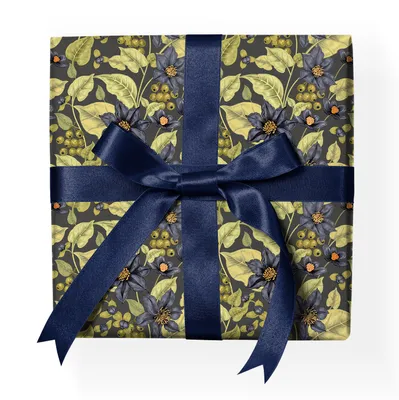 Produktbild von Edles Vintage Botanik Geschenkpapier mit Klematis, Johannis-Beeren - G23040, 32 x 48cm