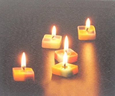 Produktbild von Leinwandbild 5er Kerzen mit 6 flackernden, unsichtbaren LEDs, Gelb-Orange, 30x30 cm