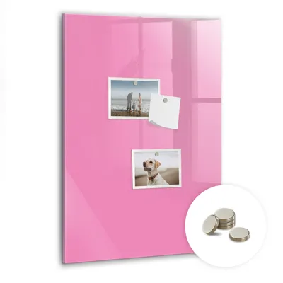 Imagen del producto de Pizarra magnética de pared, con superficie de vidrio curvada. Incluye 5 imanes. Dimensiones: 40x60 cm. Color: rosa
