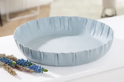 Produktbild von GILDE Schale, rund, "Crumply", Metall, blau, hellblau, , H. 5 cm, D. 29 cm 69421