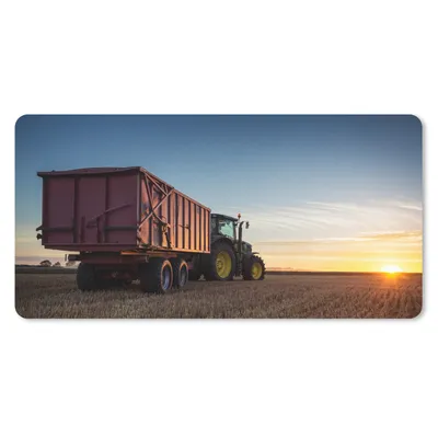 Produktbild von MuchoWow® Schreibtischunterlage Traktor - Grün - Sonnenuntergang - Horizont - Grün - Landleben 80x40 cm - XXL Mauspad - Gaming Mauspad