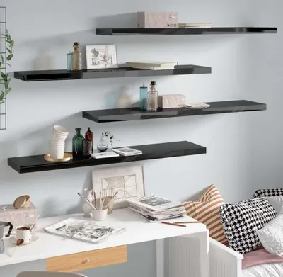 Obrázek produktu pro The Living Store Závěsné police 4 ks. Černá barva s vysokým leskem 120x23,5x3,8 cm MDF