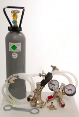 Produktbild von Pakiet akcesoriów Kontakt, 2 krany, 2 głowica do kega typu S, butla Co2 2 kg