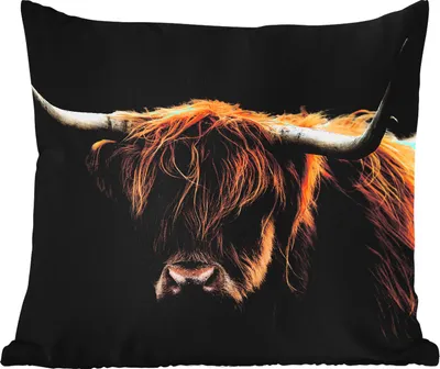 Produktbild von MuchoWow® Outdoor Kissen - Schottisches Hochlandrind - Hörner - Schwarz - Tiere - Natur - Wild - Kuh - 40x40 cm - Wetterfest - Lounge Kissen - Kopfkissen - Interieur - Polster mit Bild