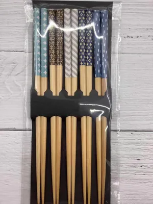 Zdjęcie produktu dla Zestaw pałeczek Fine Asianliving w pudełku prezentowym / 5 różnych motywów