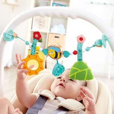 Produktbild von Hape Kinderwagenkette Hummel Baby Spielzeug bunt