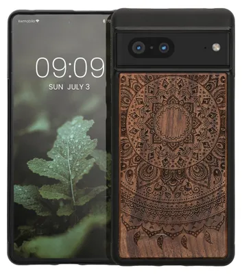 Produktbild von kwmobile Handyhülle für Google Pixel 7 Hülle Holz - Case mit TPU Bumper - Stoßfestes Hardcase - Schutzhülle Cover in Dunkelbraun