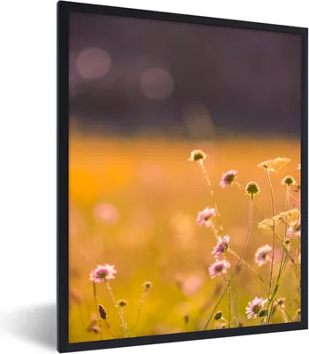 Produktbild von MuchoWow® Gerahmtes Poster Blumen - Hell - Rosa 60x80 cm - Poster mit Schwarzem Bilderrahmen Wandposter Rahmen Foto Bilder - Premium - Wanddeko Wohnzimmer