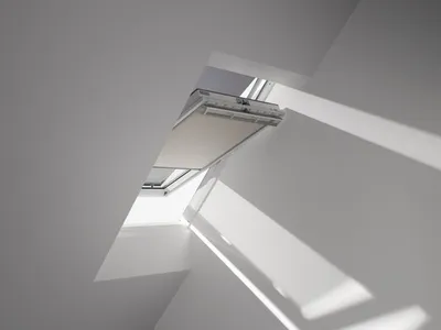 Produktbild von VELUX Vorteils-Set Hitzeschutz-Markise transparent schwarz und Verdunkelungsrollo beige DOP U10 1085S