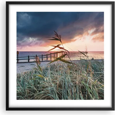 Produktbild von Gerahmtes Poster - Schwarzer Rahmen - Strand Gras Horizont - 50x50 cm - Wand Bild - Wanddeko - Wandbilder - Kunstposter - Wandposter - Bilderrahmen - Bilder - Kunstdruck - P2BAC50x50-4625