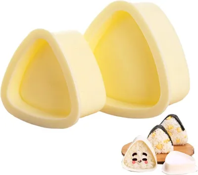 Produktbild von Set mit 2 dreieckigen Onigiri-Formen für Reisbällchen; perfekt für Bento oder japanische Mahlzeiten, großartig, um Sushi zu Hause selbst zuzubereiten.