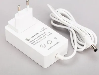 Produktbild von Raspberry Pi Stromversorgung - 48 W - 120 V AC, 230 V AC Eingang - 8 V DC Ausgang - 87,8% Effizienz