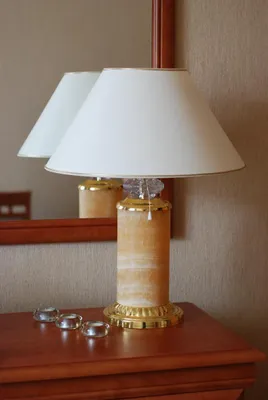 Produktbild von Design Lampe Tischlampe Leuchte Deko Klassische Beleuchtung 65cm Tisch Lampen