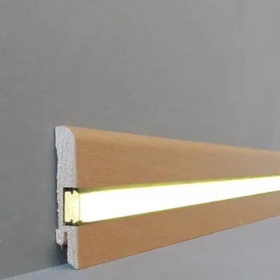 Produktbild von Licht - Fußleisten / Licht - Sockelleisten "Erfurt" (Echtholzfurnier / 15.70.6L) - Buche gedämpft