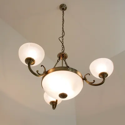 Imagen del producto de Rabalux 8543, lámpara de techo con 5 focos, modelo Marlene, casquillo E27-E14, acabado en bronce, plata y blanco, forma redonda, estilo clásico, diámetro de 800 mm