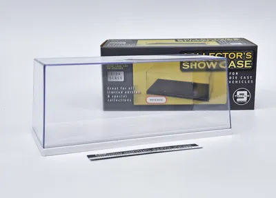 Image de Vitrine en plexiglas pour modèles (base blanche) Triple9 1:24