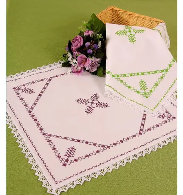 Productafbeelding van Borduurbaar broodmandkleed met kant en Aida-stof (45x45 cm) – Wit