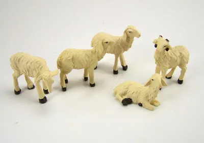 Produktbild von Weiße Schafe 5 tlg. aus Polyresin für Weihnachtskrippe, Größe bis 5 cm.