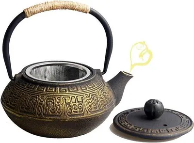 Productafbeelding van Gietkan voor thee met filter - Gouden koffiekan met roestvrijstalen zeef - Apparaat voor koffie en water, inhoud 0,6 liter