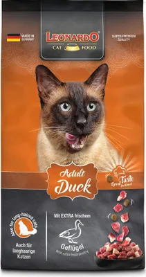 A bag of Leonardo Adult Duck cat food with a picture of a Siamese cat on the front.