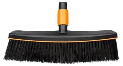 Universalbesen FISKARS Solid mit 160 cm Stiel und 38 cm Breite
