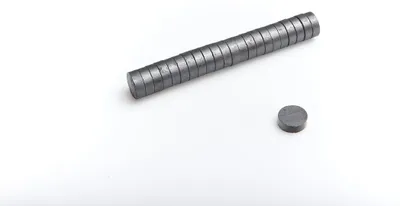 Obrázok produktu pre Feritový valcový magnet 14×6 mm – odolný a koróziivzdorný, 10 kusov