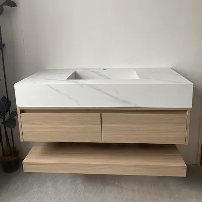 Produktbild von Wandhängendes Badezimmermöbel-Set mit Sinterstein-Waschbecken, Spiegel, Unterschrank, Ablageboard und Ablaufgarnitur 110×55 cm【YT3256-110】