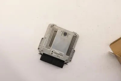 Imagen del producto de Unidad de control del motor, marca Land Rover, referencia LR088575