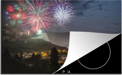 Produktbild von KitchenYeah© Herdabdeckplatte Gardasee - Feuerwerk - Stadt , 80x52cm, Küche Deko, Glaskeramikkochfeld Herdabdeckung, Abdeckplatte fùr Kochfeld