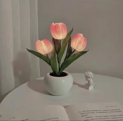 Productafbeelding van LED-tulpen nachtlampje – Oplaadbare roze bloemenlamp, sfeervol voor de slaapkamer, decoratieve tafellamp, cadeau voor een nieuw huis