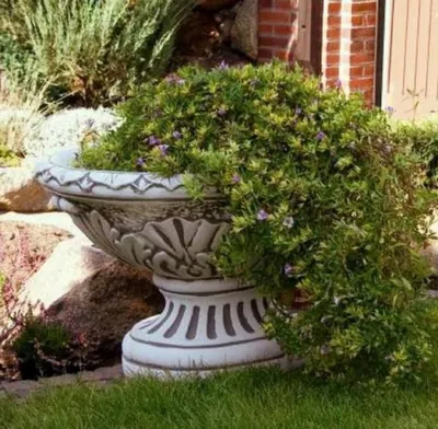 Produktbild von Casa Padrino Barock Garten Deko Blumentopf Grau 36 x 26 x H. 40 cm - Ovaler Pflanzentopf im Barockstil - Barock Garten Deko - Barock Terrassen Deko - Barock Deko Accessoires