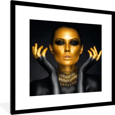 Produktbild von MuchoWow® Gerahmtes Poster Frau - Porträt - Gold - Luxus - Schwarz 40x40 cm - Poster mit Schwarzem Bilderrahmen Wandposter Rahmen Foto Bilder - Poster - Plakat im Rahmen