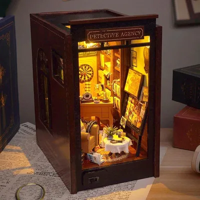 Produktbild von DIY Book Nook Detektei - 3D-Puzzle - 180 Teile - Miniaturhaus aus Holz - mit LED-Licht