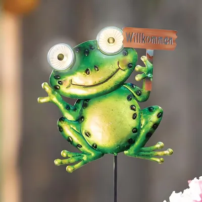 Produktbild von Solar LED Gartenstecker "Crazy Frog" Blumenstecker mit Schild Willkommen, Dekostecker 64 cm hoch, wetterfest, Outdoor Gartendeko für Draußen