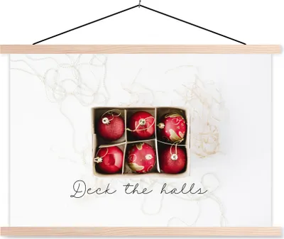 Produktbild von MuchoWow® Textilposter Weihnachtskugeln - Rot - Gold 120x80 cm mit holzfarbenen Rahmen - Aufhängeset