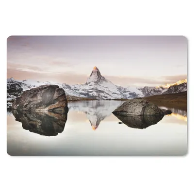 Produktbild von MuchoWow® Schreibtischunterlage Blick vom Stellisee auf das Matterhorn in der Schweiz 60x40 cm - XXL Mauspad - Großes Mauspad
